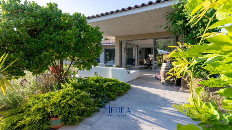 Propriété - 320 m² - 6 pièces