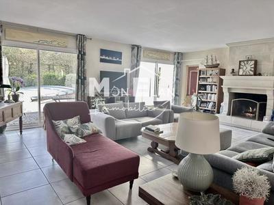 Maison - 194 m² - 7 pièces