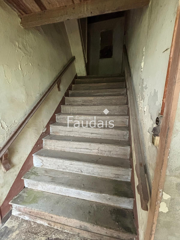 Maison - 200 m² - 9 pièces