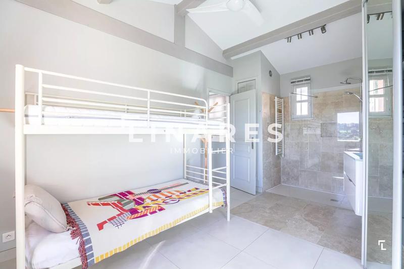 Maison - 160 m² - 5 pièces