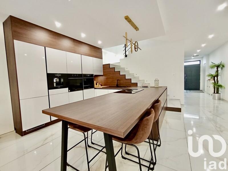 Maison - 137 m² - 4 pièces