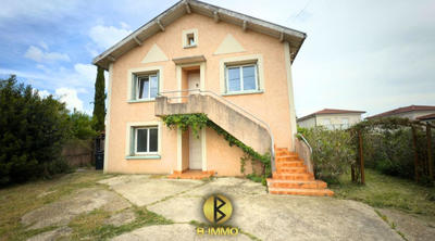 Maison - 221 m² - 8 pièces