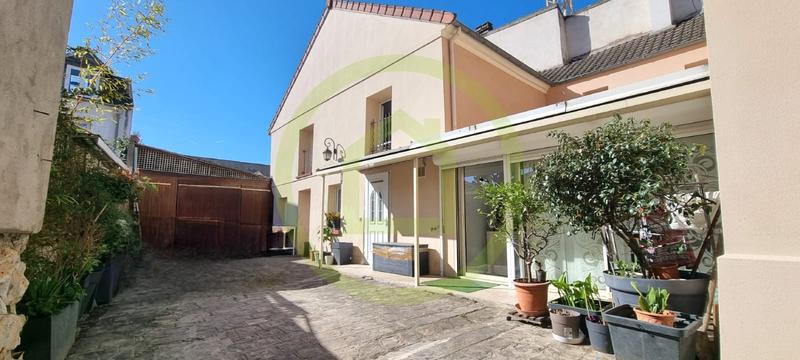 Maison - 220 m² - 7 pièces