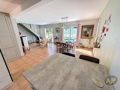 Maison - 135 m² - 7 pièces