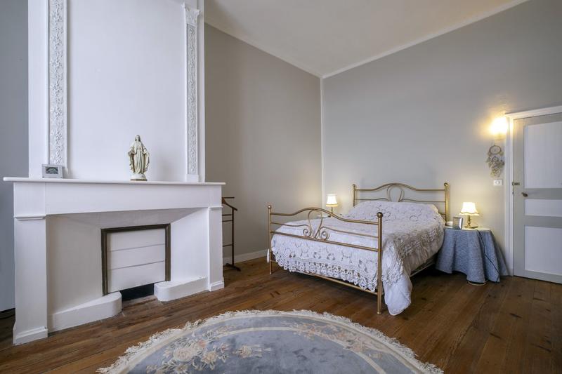 Château - 360 m² - 12 pièces