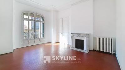 Appartement - 181 m² - 6 pièces