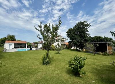 Maison - 307 m² - 8 pièces