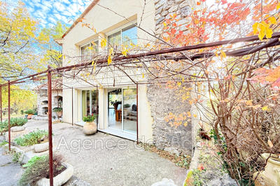 Maison - 222 m² - 6 pièces