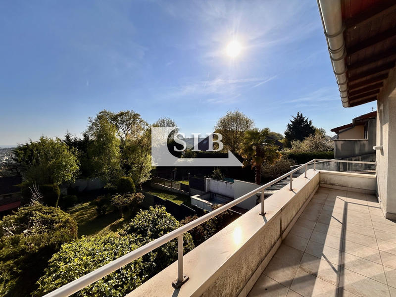 Maison ancienne - 131 m² - 6 pièces