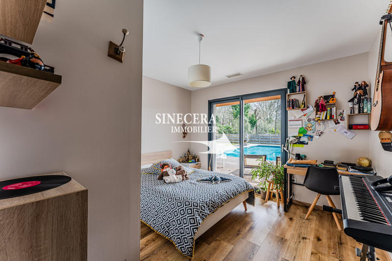 Villa - 198 m² - 8 pièces