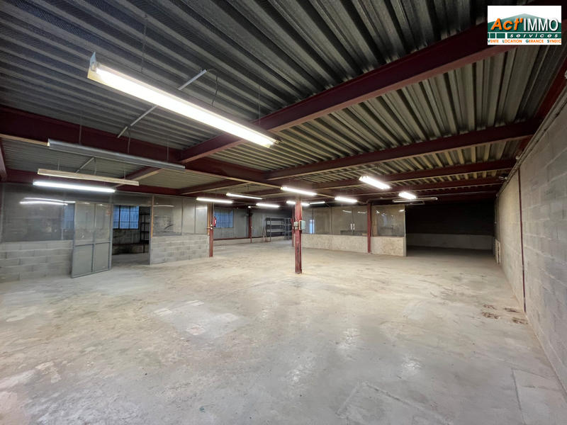 Entrepôt - 256 m²