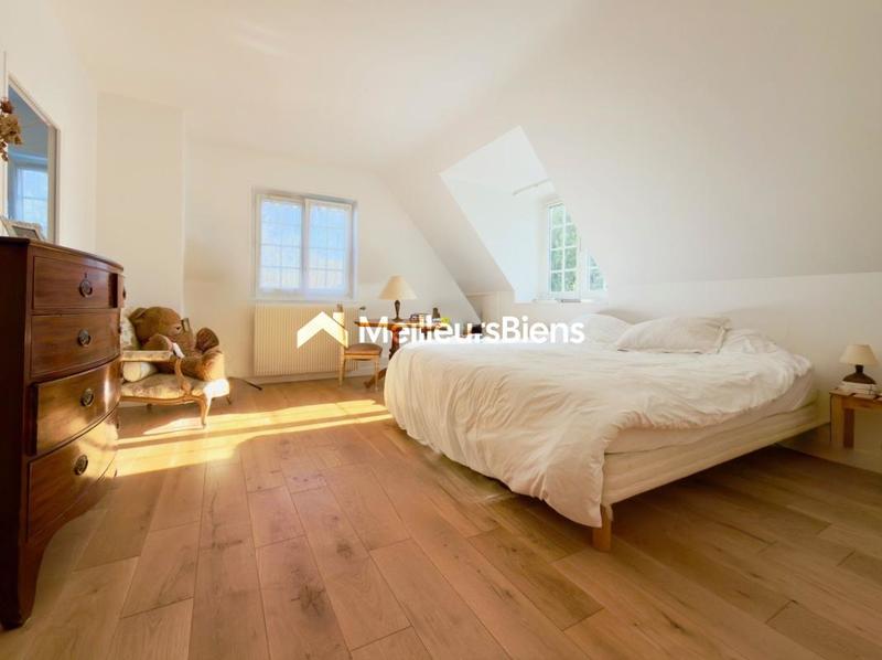 Maison - 166 m² - 7 pièces