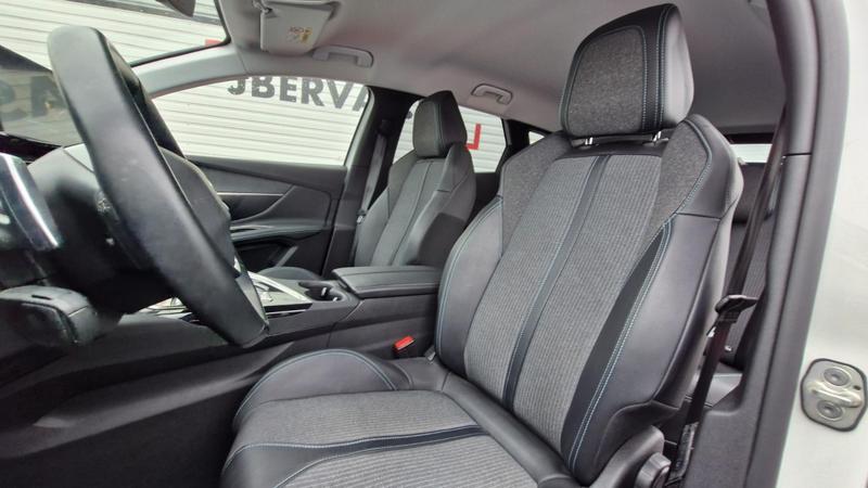 Peugeot 3008 Hybrid 225 E-Eat8 Allure Pack