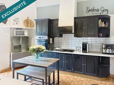 Maison - 180 m² - 7 pièces