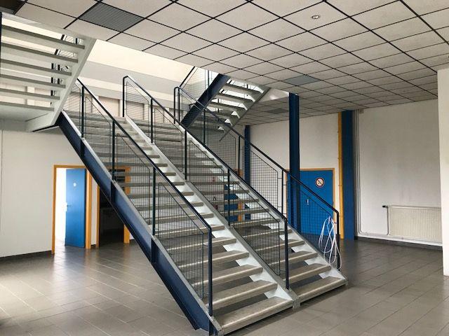 Local commercial - 4 000 m² - 20 pièces