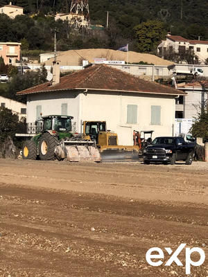 Fonds de commerce - Local commercial - 10 000 m²