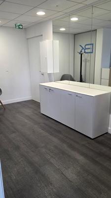 Local d'activités - 185 m² - 11 pièces