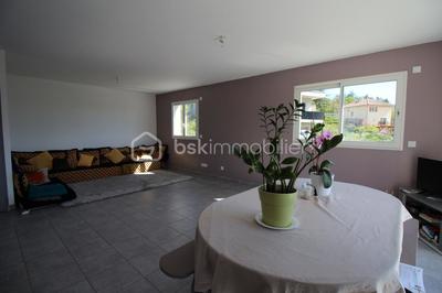 Maison traditionnelle - 171 m² - 7 pièces