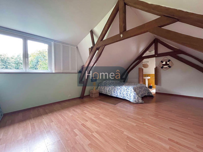 Maison - 215 m² - 8 pièces