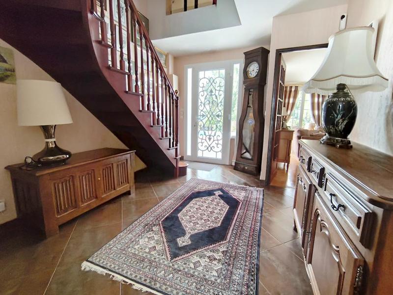 Maison - 177 m² - 7 pièces