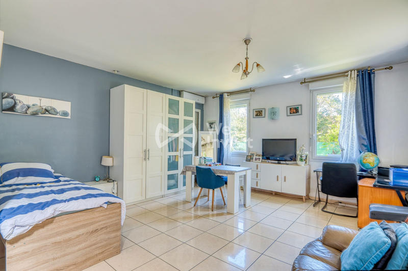 Maison - 203 m² - 7 pièces