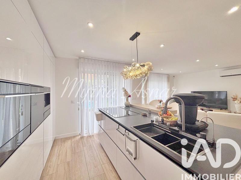 Maison - 122 m² - 6 pièces