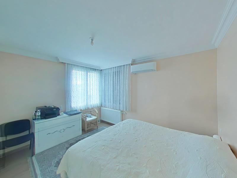 Maison - 245 m² - 10 pièces