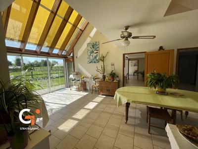 Maison - 220 m² - 8 pièces
