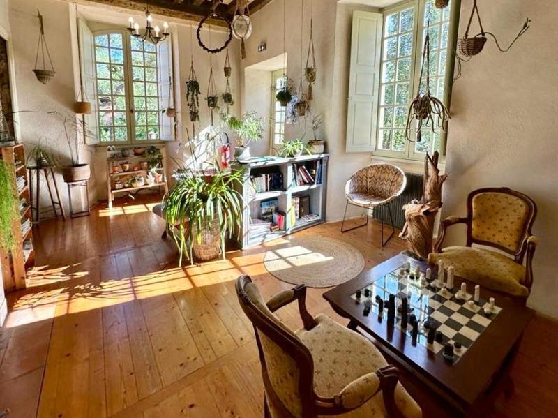 Château - 1 600 m² - 50 pièces