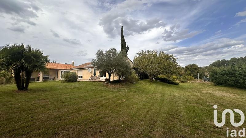 Maison - 239 m² - 8 pièces