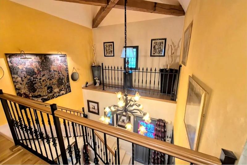 Pavillon - 160 m² - 6 pièces