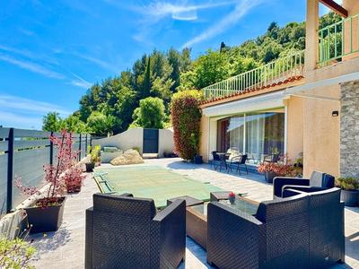 Maison - 121 m² - 5 pièces