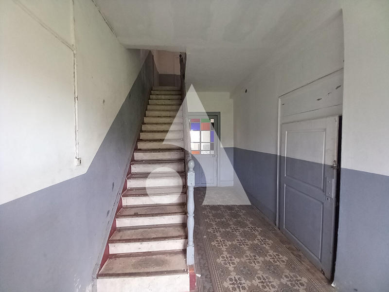 Maison - 340 m² - 28 pièces