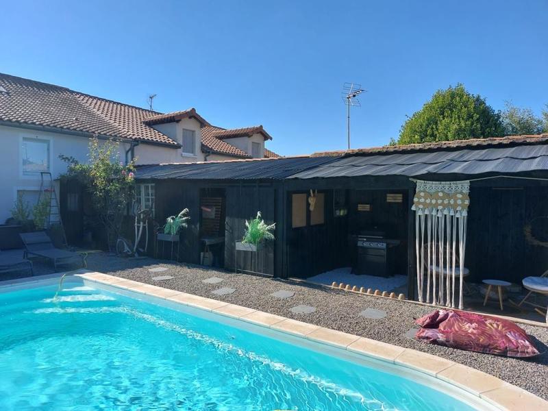 Maison - 180 m² - 7 pièces