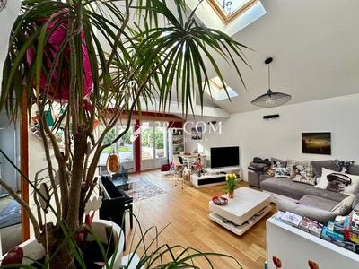 Appartement - 90 m² - 5 pièces