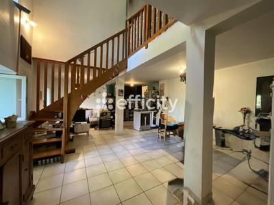 Appartement - 107 m² - 5 pièces