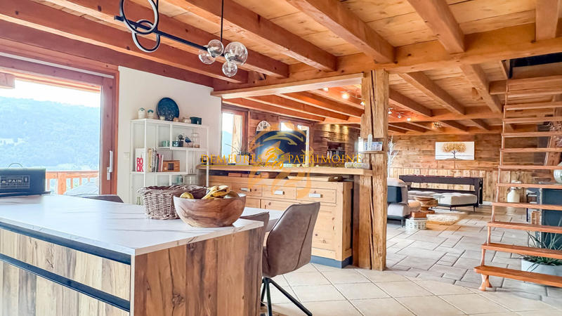 Maison - 400 m² - 10 pièces