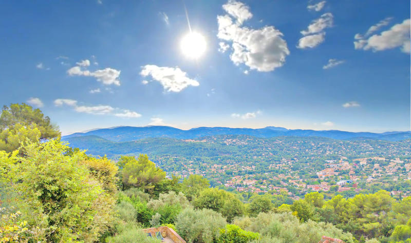 Maison - 240 m² - 7 pièces