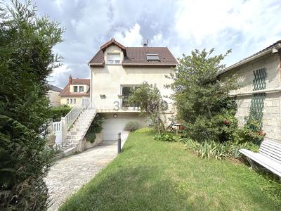 Maison - 85 m² - 5 pièces