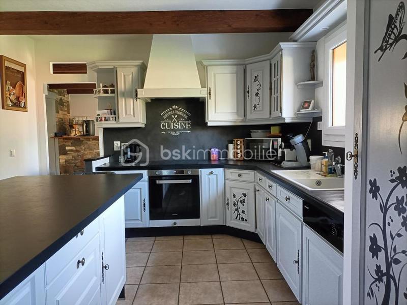 Maison traditionnelle - 268 m² - 7 pièces