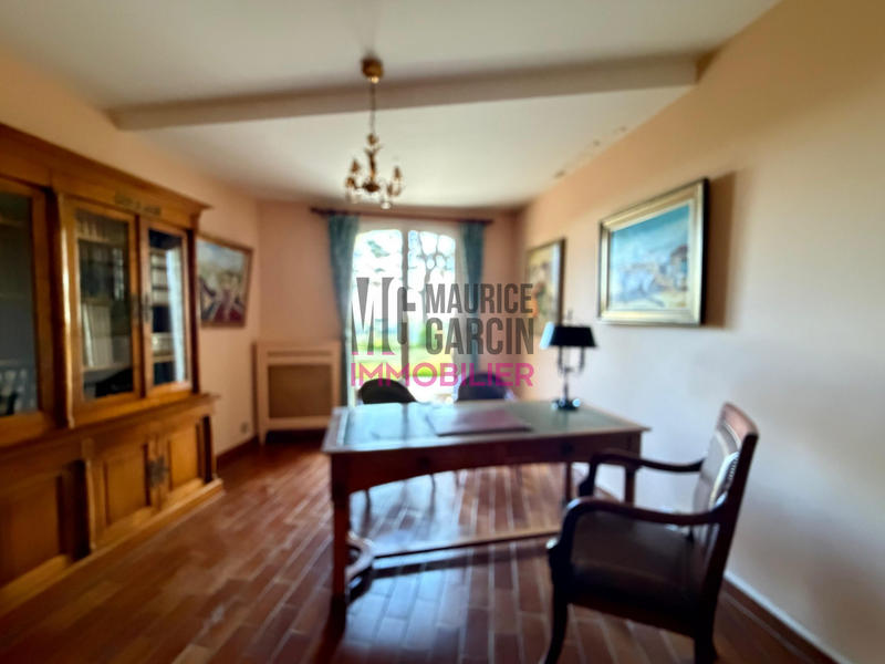 Maison - 250 m² - 14 pièces