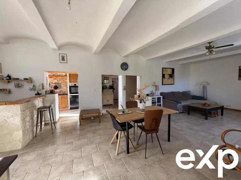 Maison traditionnelle - 195 m² - 8 pièces