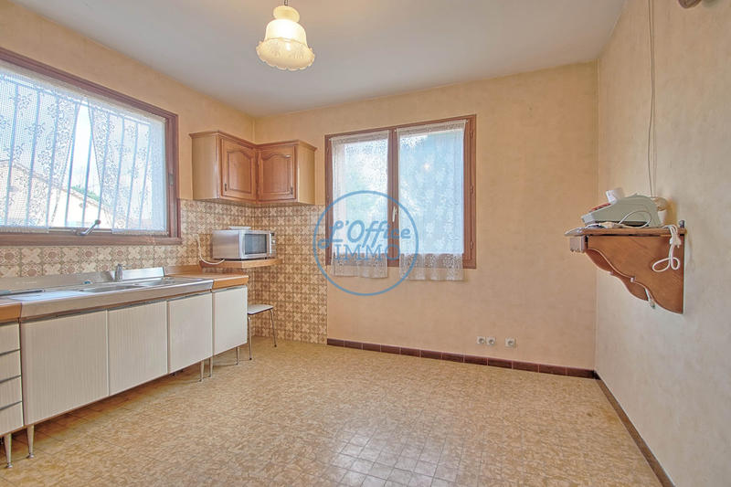 Maison - 200 m² - 8 pièces