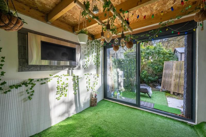 Maison - 85 m² - 5 pièces