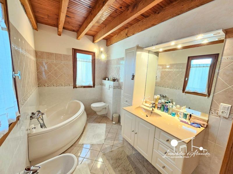 Propriété - 110 m² - 5 pièces