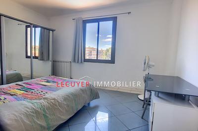 Appartement - 99 m² - 4 pièces