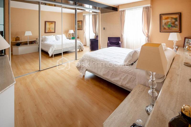 Maison d'architecte - 310 m² - 8 pièces