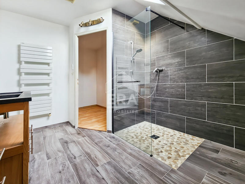 Maison - 175 m² - 10 pièces