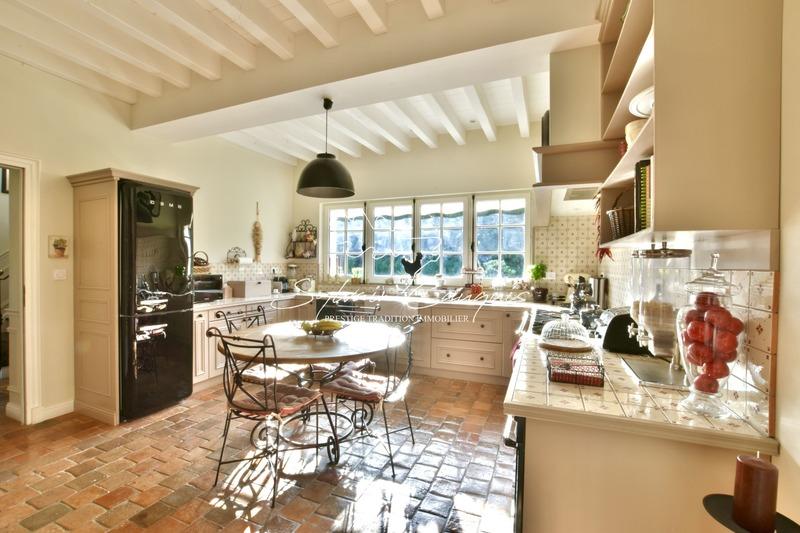 Maison bourgeoise - 270 m² - 9 pièces