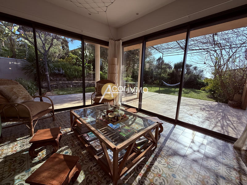 Maison - 220 m² - 7 pièces